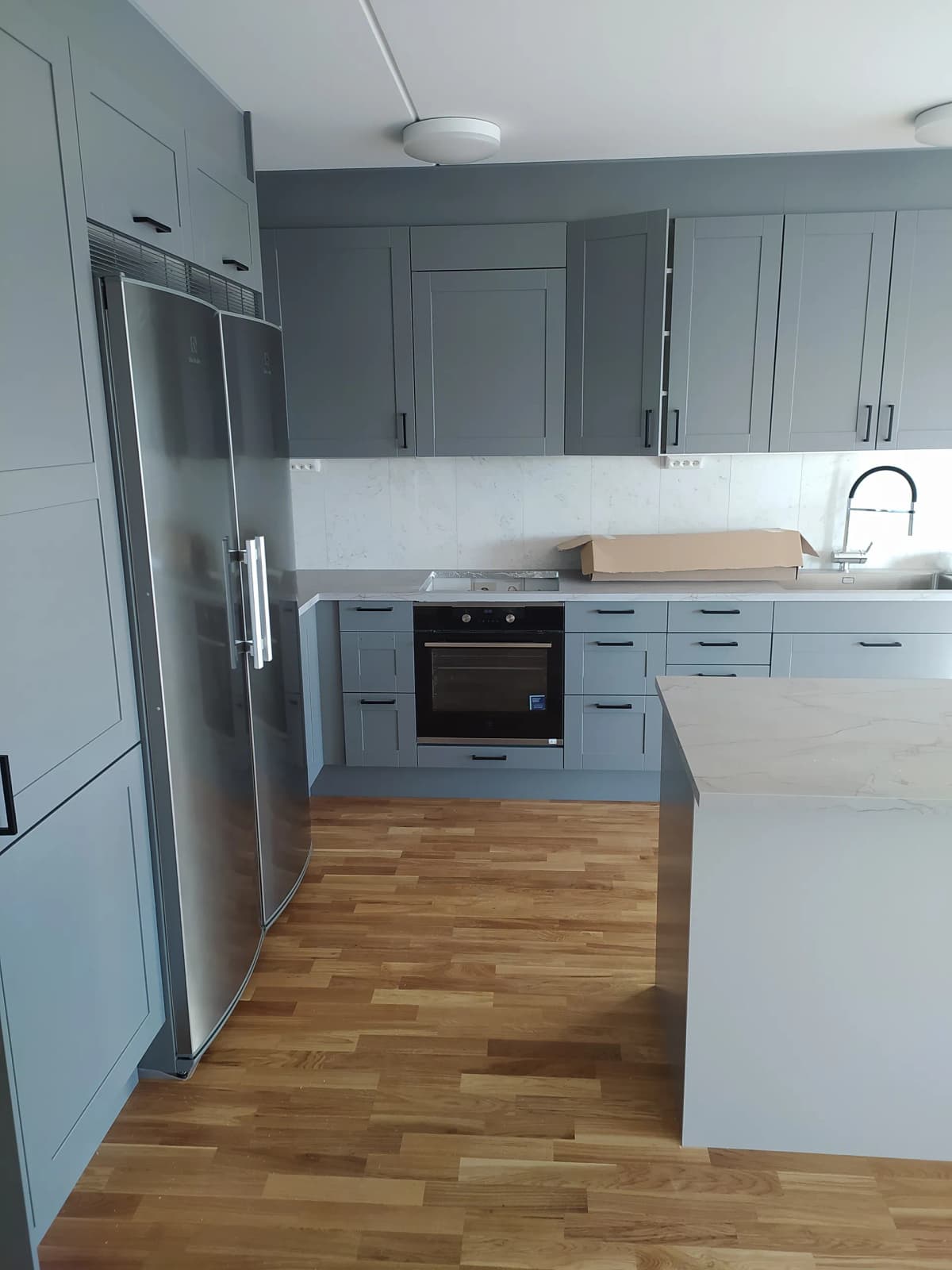 Köksmontering med köksö - Före