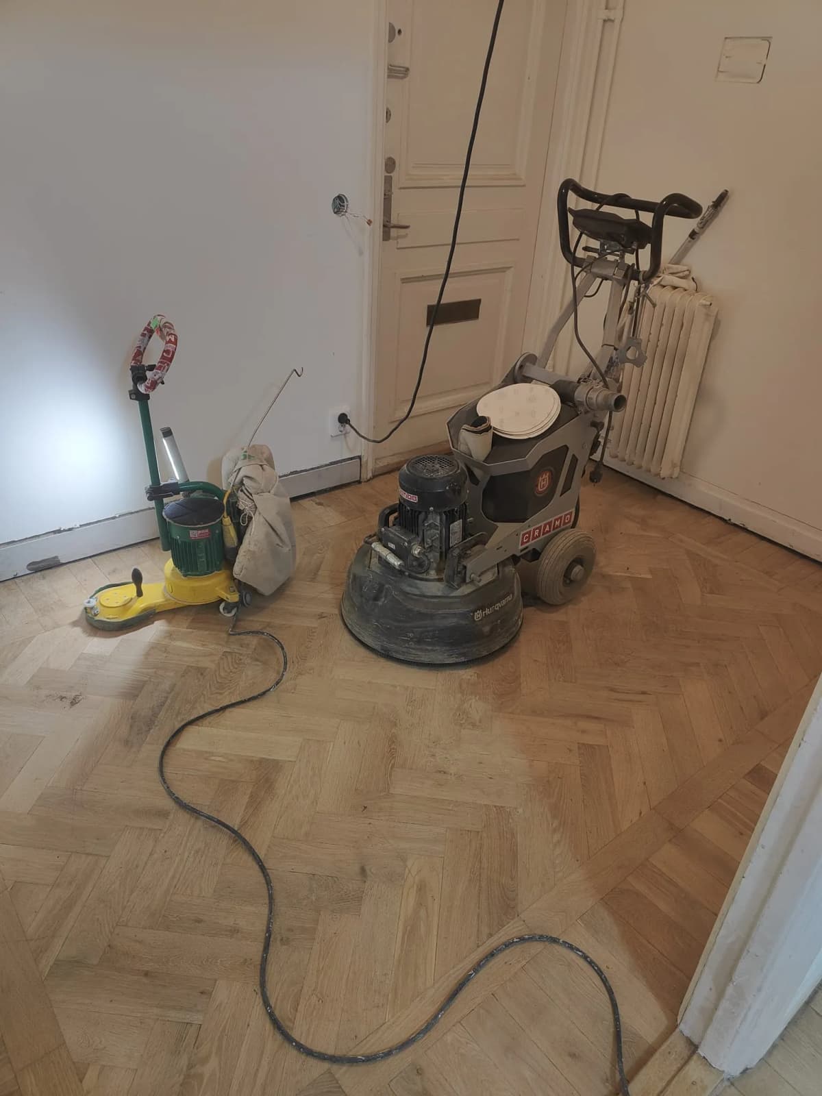 Slipning och renovering av fiskbensparkettgolv. - Efter